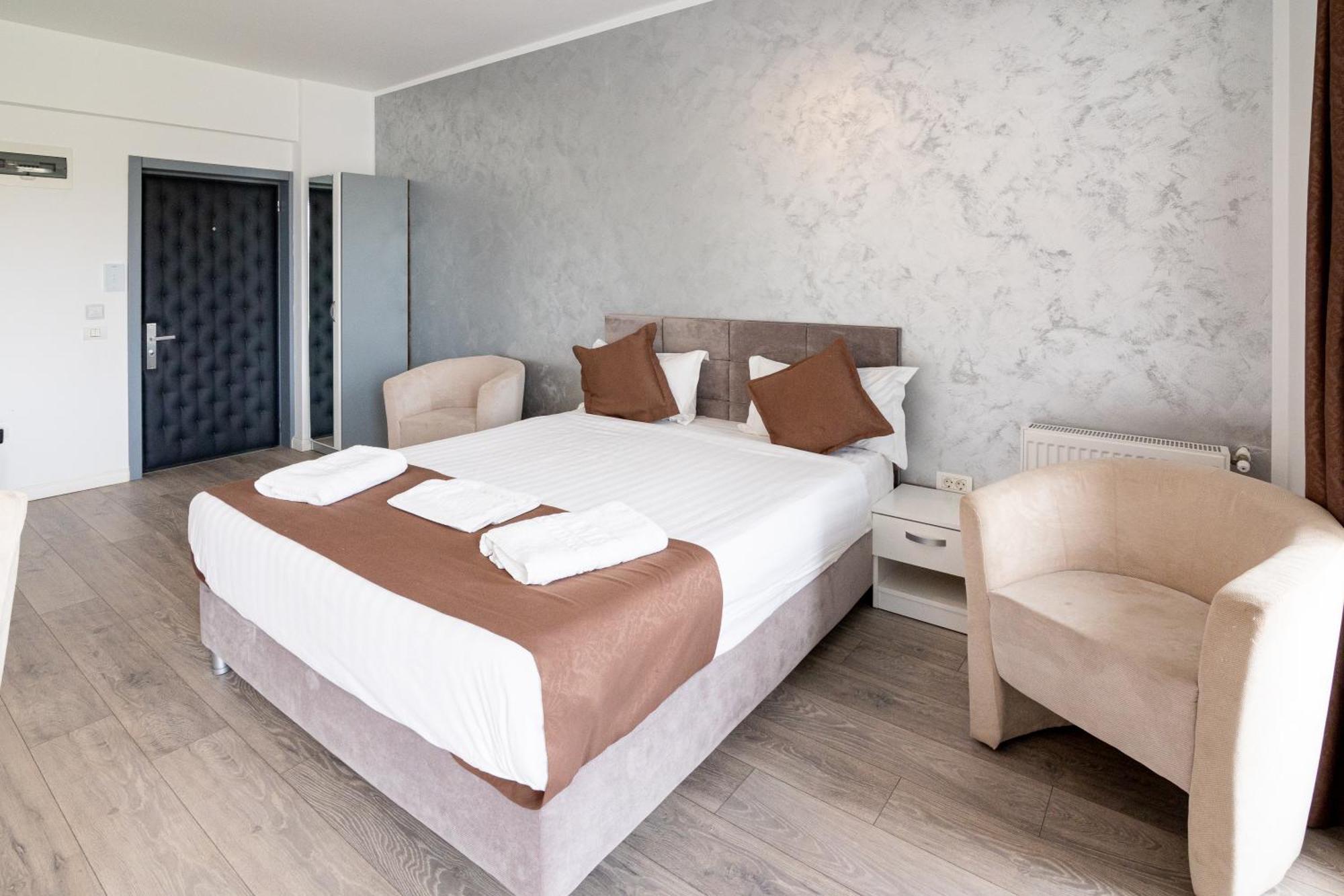 Miramare Residence Aparthotel Неводарі Екстер'єр фото