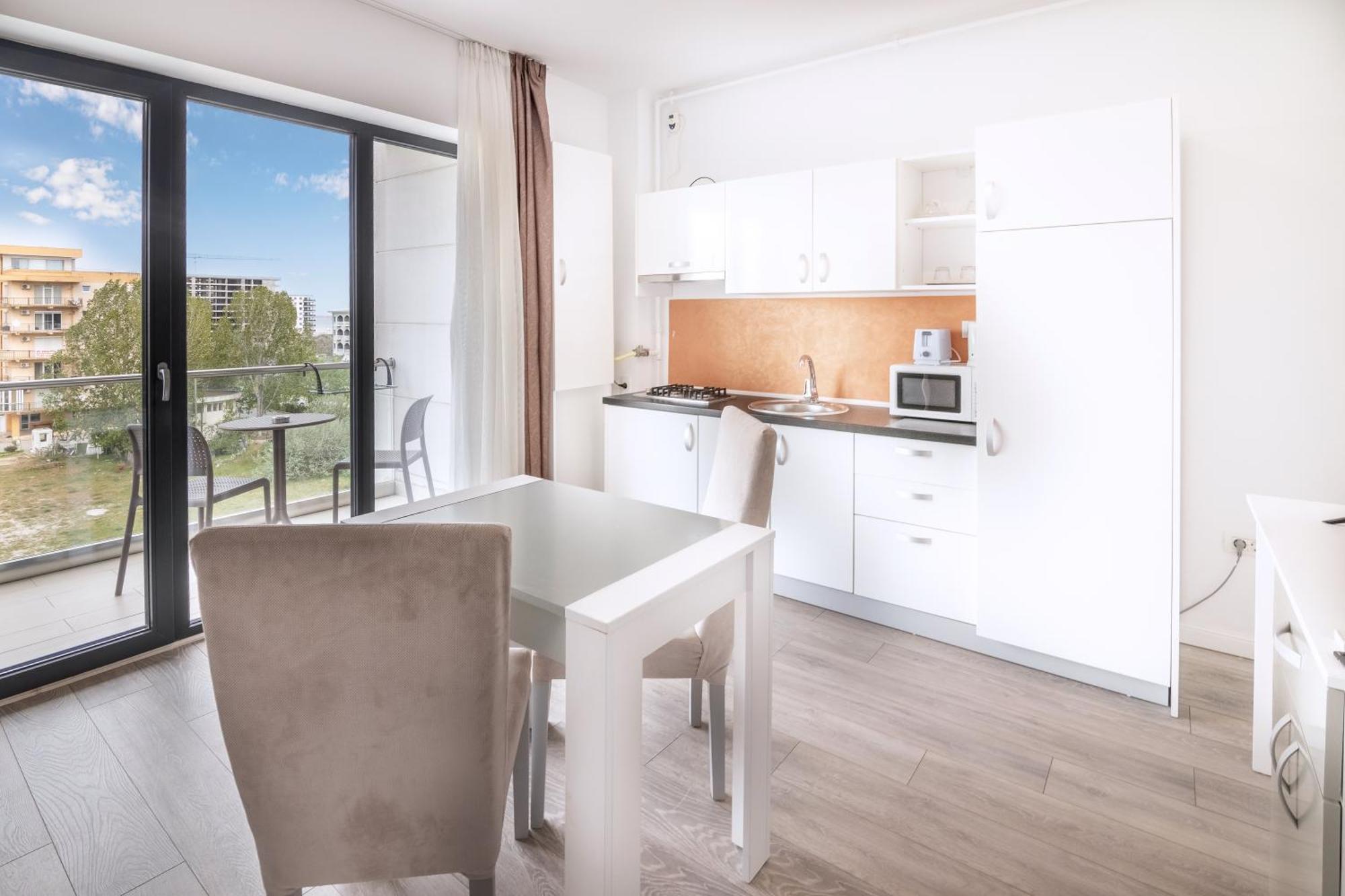 Miramare Residence Aparthotel Неводарі Екстер'єр фото