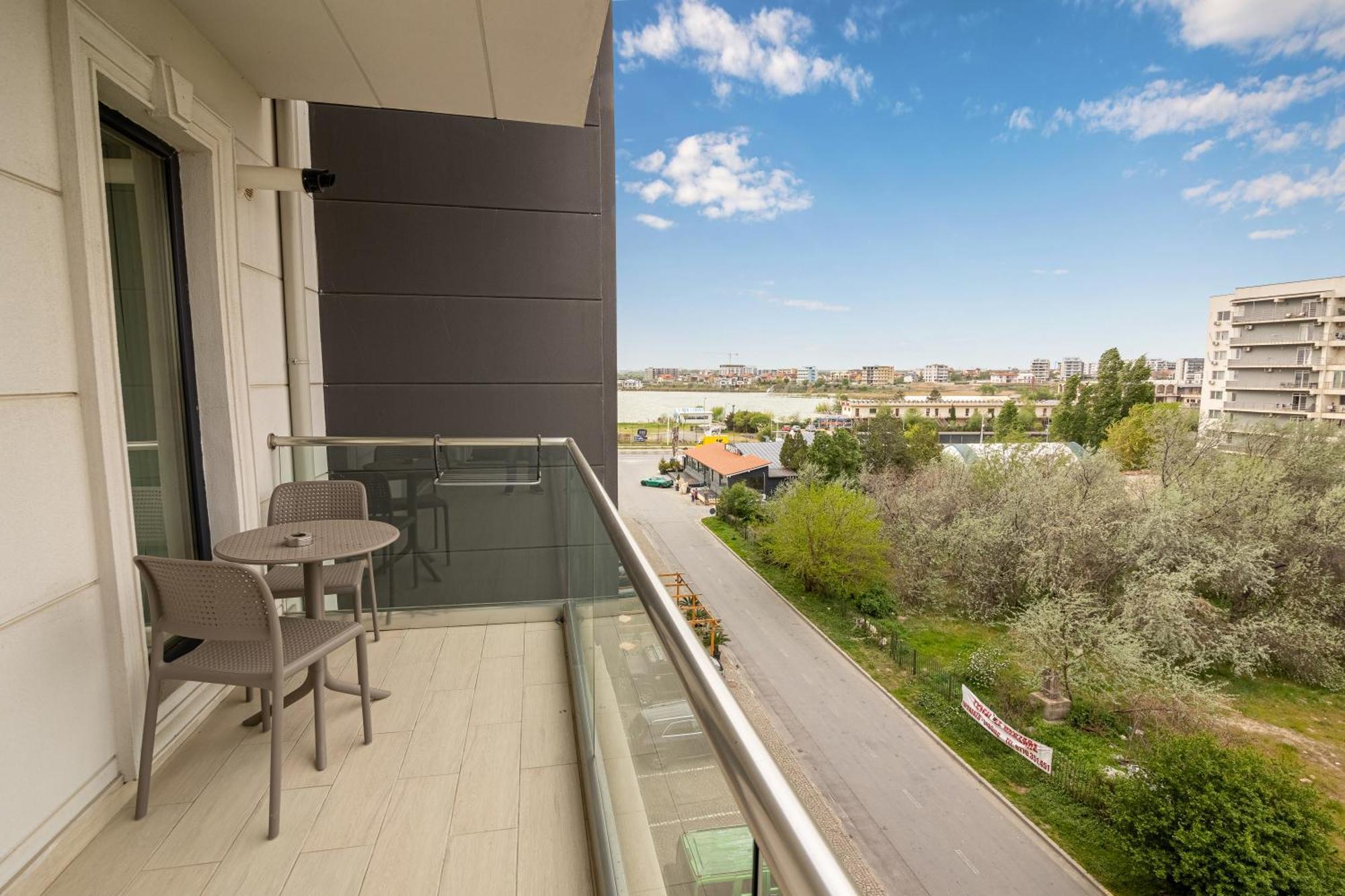 Miramare Residence Aparthotel Неводарі Екстер'єр фото