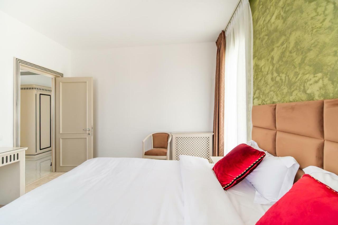 Miramare Residence Aparthotel Неводарі Екстер'єр фото