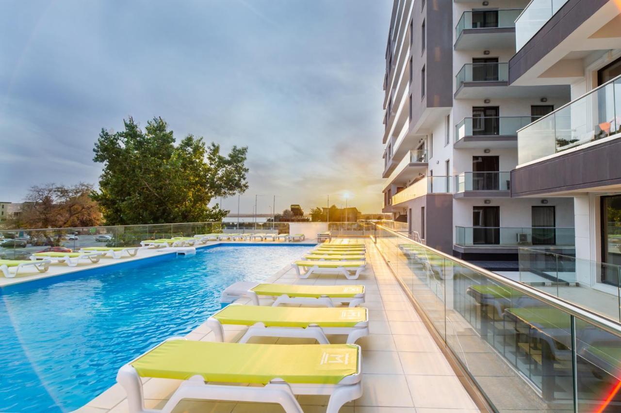 Miramare Residence Aparthotel Неводарі Екстер'єр фото